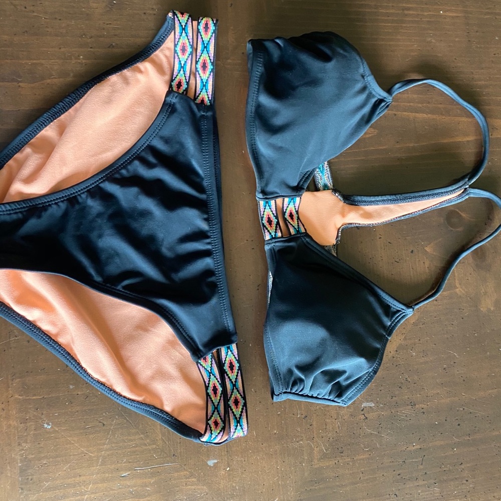 Xhilaration Black and colored pattern bikini!